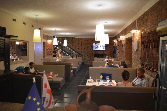 Vania Cafe & Restaurant